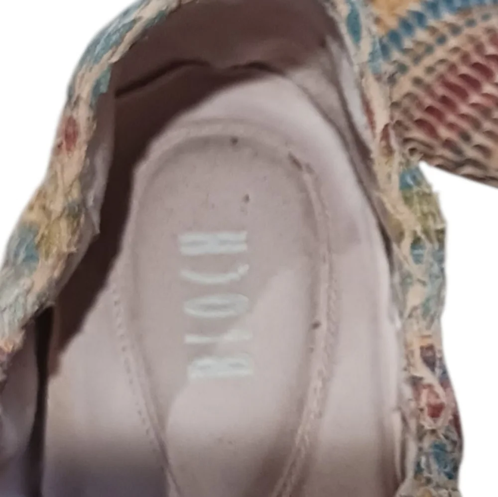 Bloch Textured SuedeTurnshoe Ballet Flats - Picture 10 of 15